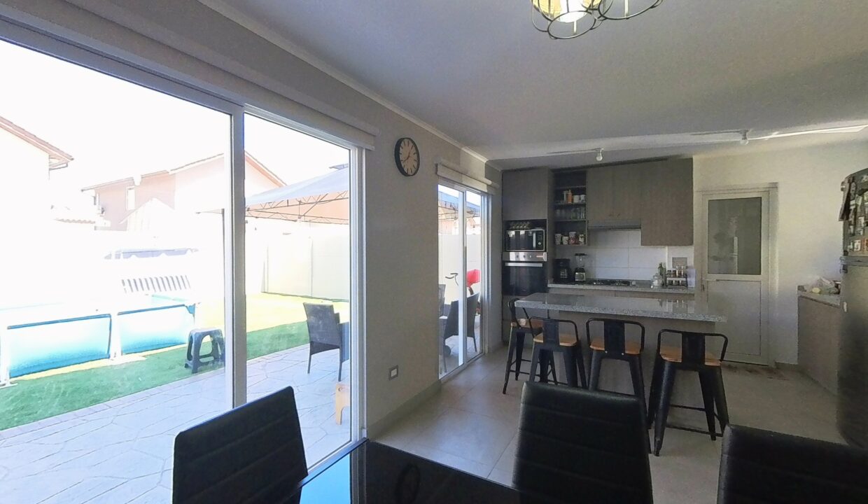 COMEDOR CON VISTA PATIO